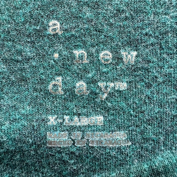 🌸3/$12🌸 Wide-Neck Long-Sleeve Tee/Top - Picture 3 of 4